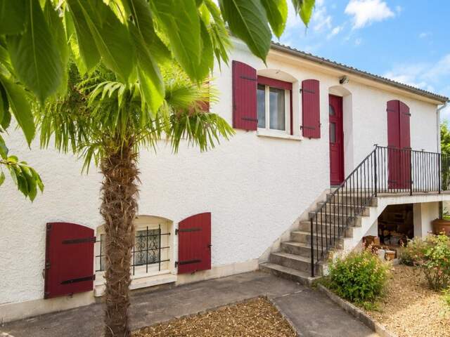 Maison familiale avec jardin à Échiré — photo du bien