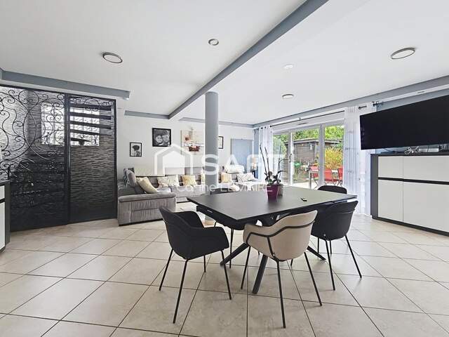 Maison 5 pièces en parfait état proche de toutes commodités — photo du bien