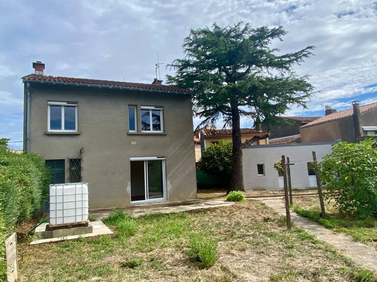 maison d'habitation rénovée avec garage, jardin et dépendance — photo 1