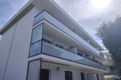 Appartement  656 €