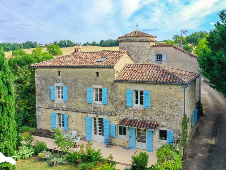 Maison en pierre de 4 pièces principales — photo 1