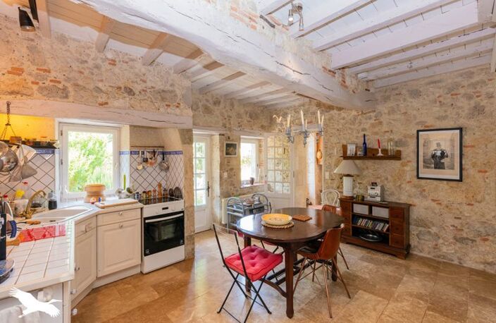 Maison en pierre de 4 pièces principales — photo 3