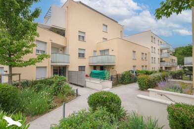 Appartement 3 pièces 241900 €