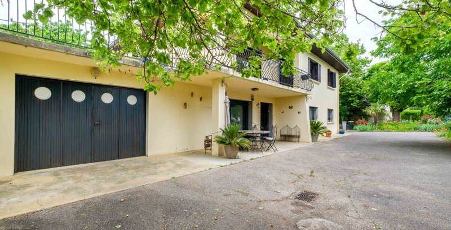 Vente maison 6 pièces 190 m² Mions (69780) — photo 1