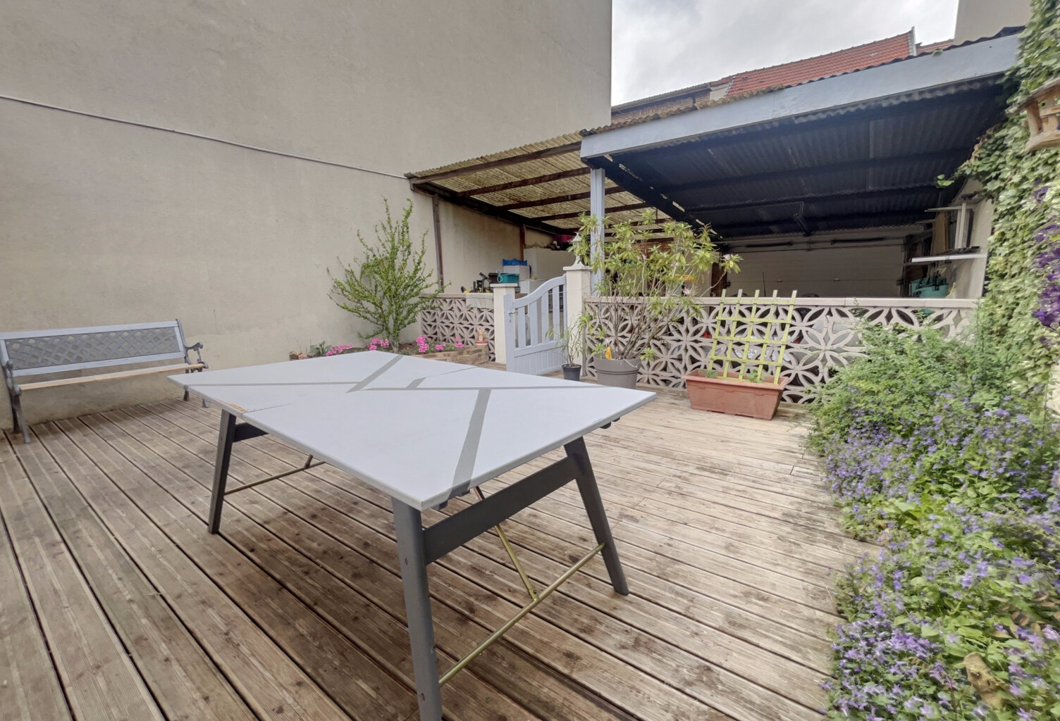 EN EXCLUSIVITE MAISON AVEC COUR ET GARAGE A REIMS — photo 1
