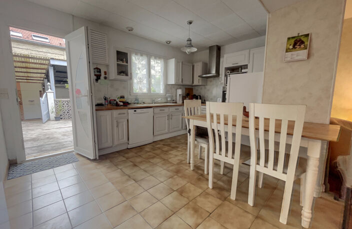 EN EXCLUSIVITE MAISON AVEC COUR ET GARAGE A REIMS — photo 3