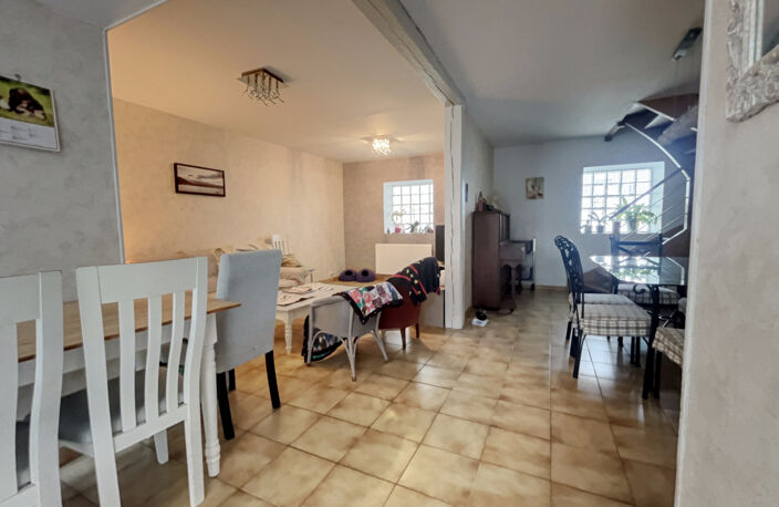 EN EXCLUSIVITE MAISON AVEC COUR ET GARAGE A REIMS — photo 4