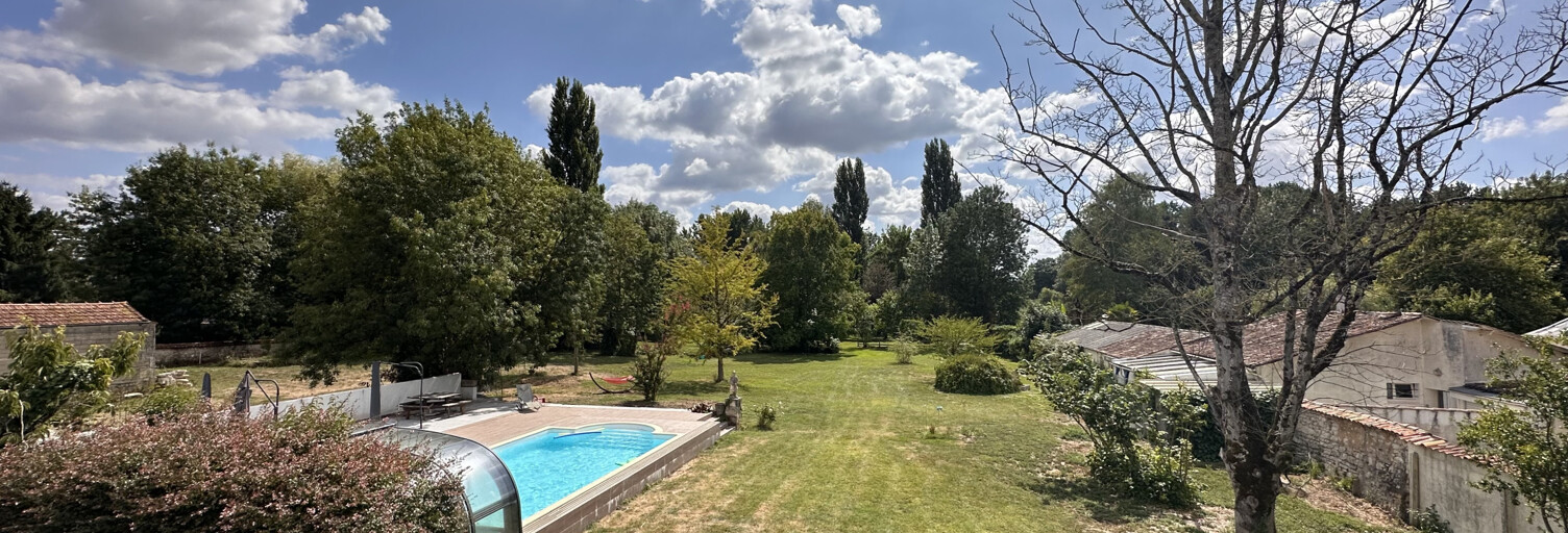 Maison 12 Pièces 362 m² à vendre à Saint-Jean-d'Angély (17400)