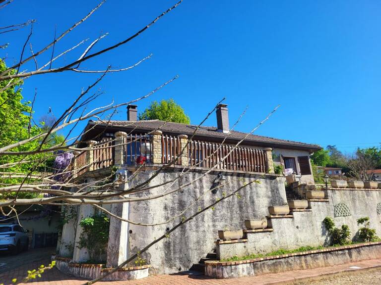 TRÉVOUX – SUR LES HAUTEURS, MAISON AVEC VUE DÉGAGÉE ET FORT POTENTIEL — photo 1