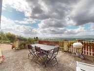 TRÉVOUX – SUR LES HAUTEURS, MAISON AVEC VUE DÉGAGÉE ET FORT POTENTIEL — photo 2