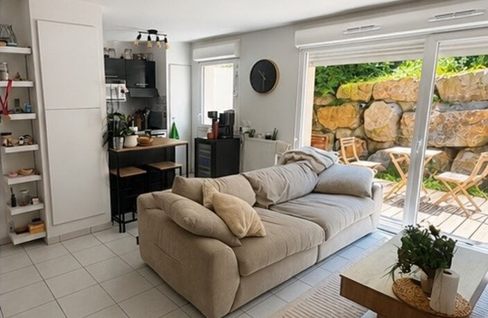 Superbe T3 en duplex lumineux, terrasse sans vis à vis, jard — photo 3