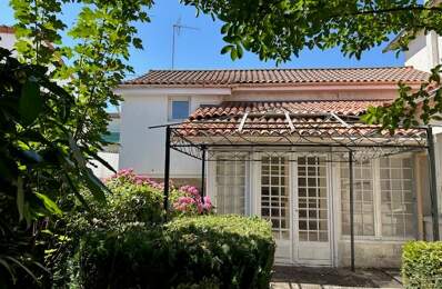 Saintes, maison à rafraîchir avec jardin et garage — photo du bien