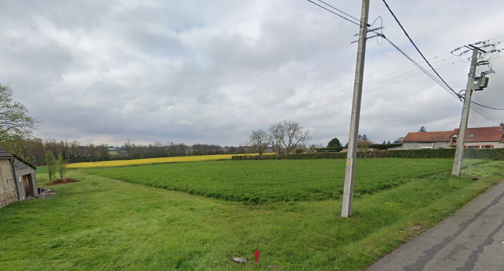 Terrain à bâtir de 1869 m² à ESPINASSE-VOZELLE (03)