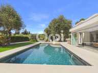 VILLA AVEC PISCINE — DOMAINE PRESTIGIEUX ET RECHERCHÉ VALBONNE — photo 2
