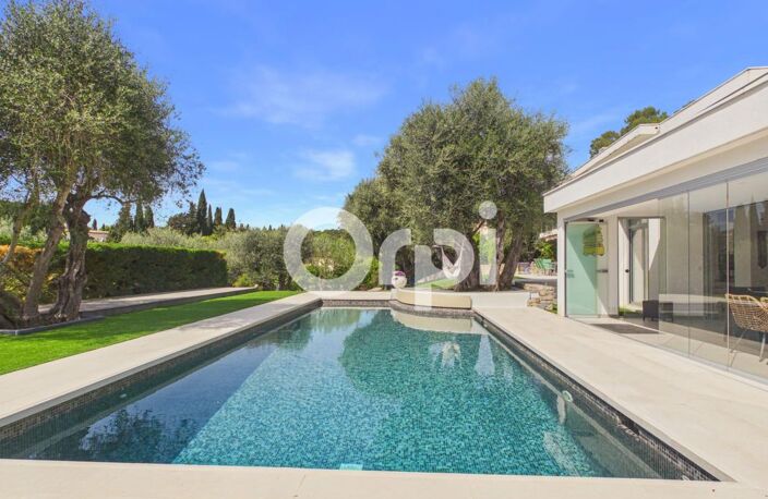 VILLA AVEC PISCINE — DOMAINE PRESTIGIEUX ET RECHERCHÉ VALBONNE — photo 2