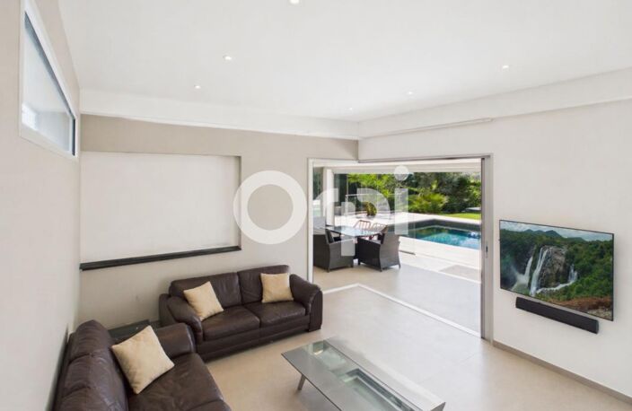 VILLA AVEC PISCINE — DOMAINE PRESTIGIEUX ET RECHERCHÉ VALBONNE — photo 5
