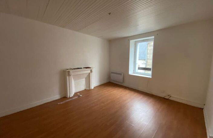 Plouarzel - Immeuble de trois locaux commerciaux et de trois appartements loués — photo 4