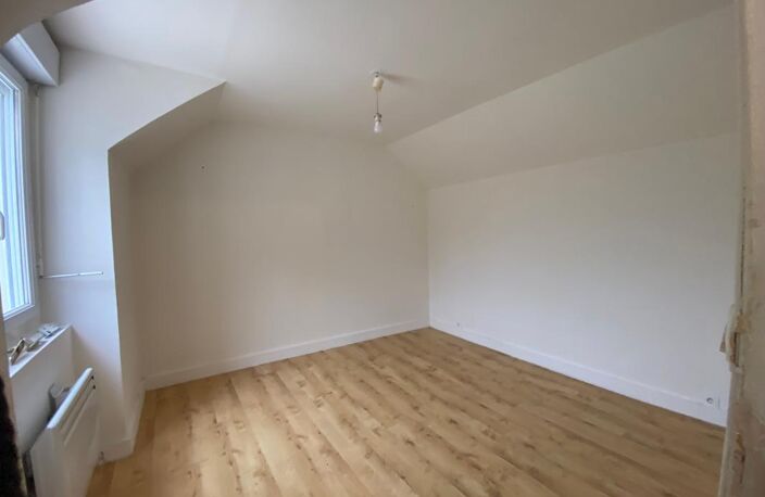 Plouarzel - Immeuble de trois locaux commerciaux et de trois appartements loués — photo 5