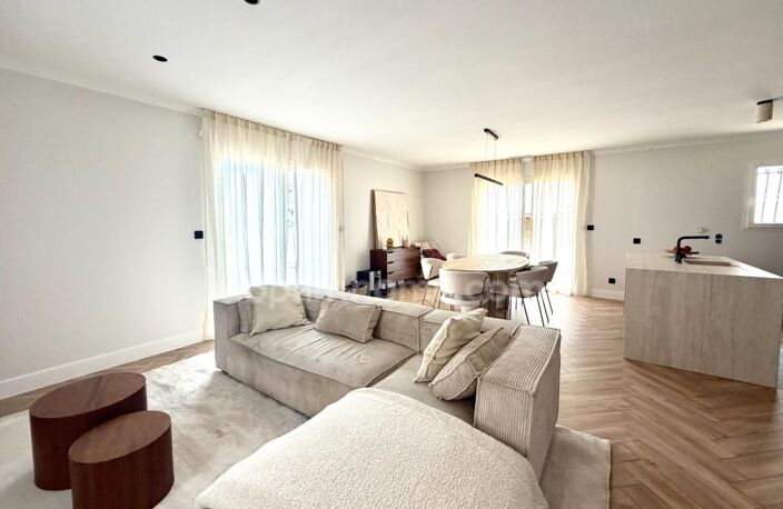 VILLA DE PLAIN-PIED ENTIEREMENT RENOVEE – PISCINE – GARAGE – AIGUES-MORTES — photo 3