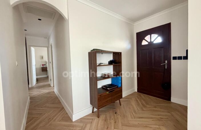 VILLA DE PLAIN-PIED ENTIEREMENT RENOVEE – PISCINE – GARAGE – AIGUES-MORTES — photo 5