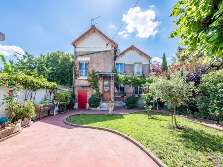 93350 LE BOURGET – MAISON 5 PIÈCES – 83,51 M² CARREZ / 119,49 M² AU SOL – JARDIN/COUR DE 205 M² – PROCHE TRANSPORTS — photo 1