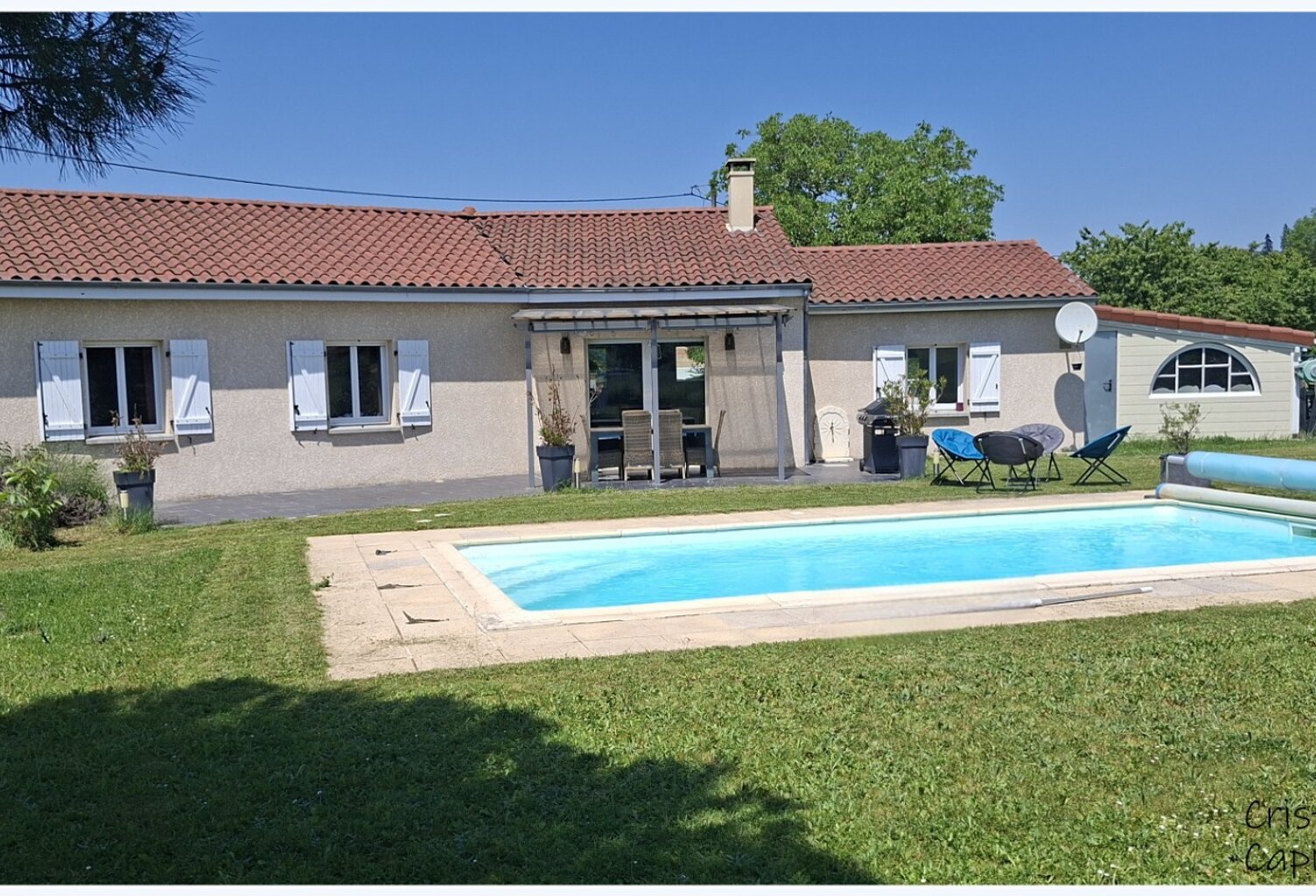 Plain-pied lumineux avec piscine dans secteur calme — photo 1