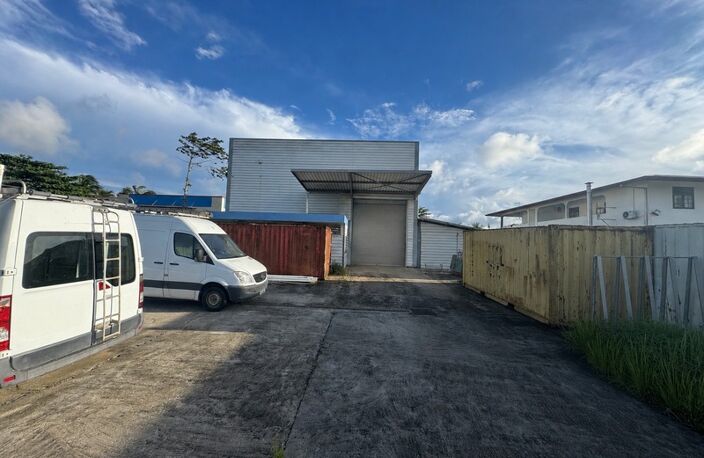 Magnifique HANGAR  de 500 m2 plus annexes avec parking béton à SOULA — photo 3