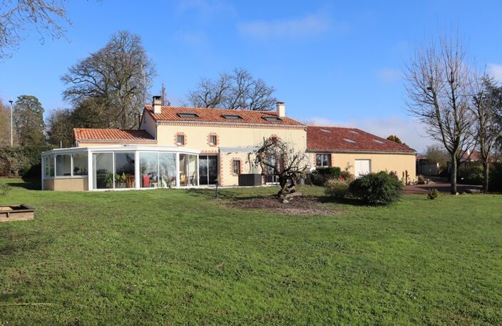 Dpt Maine et Loire (49), à vendre proche  de Cholet, maison de caractère avec 6 chambres sur 3750 m² de terrain + dépendance — photo 4