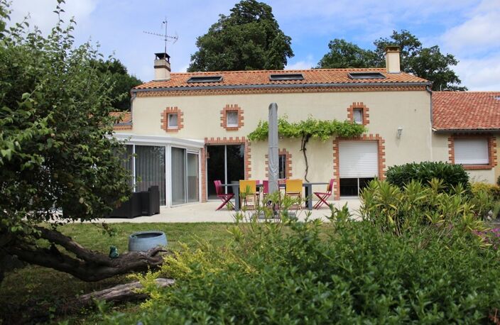 Dpt Maine et Loire (49), à vendre proche  de Cholet, maison de caractère avec 6 chambres sur 3750 m² de terrain + dépendance — photo 5