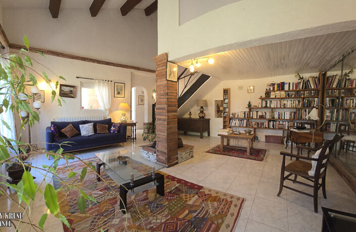 Maison familiale 136 m², quatre chambres, avec piscine sur plus de 2500 m² de terrain arboré et clôturé — photo 5