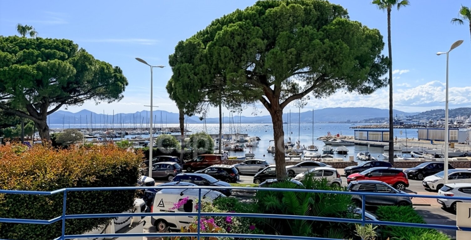Appartement à vendre 2 pièces CANNES (06) VUE MER PANORAMIQUE — photo 1