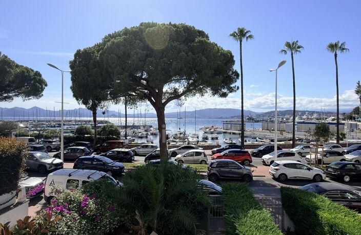 Appartement à vendre 2 pièces CANNES (06) VUE MER PANORAMIQUE — photo 4