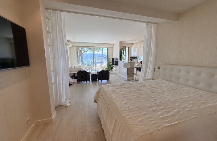 Appartement à vendre 2 pièces CANNES (06) VUE MER PANORAMIQUE — photo 5