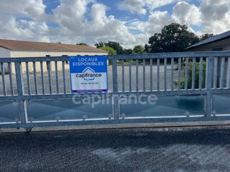 A PROXIMITÉ DE SAINTES (17100) Ensemble immobilier  à vendre — photo 1