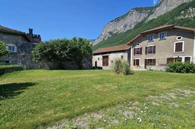 Maison 6 pièces 1500 €