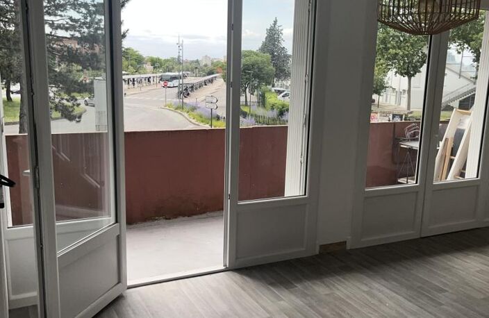 T1 bis Montauban avec parking et balcon — photo 3