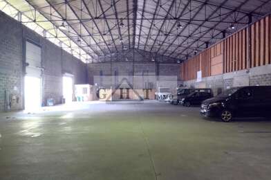 Local industriel  4825 €