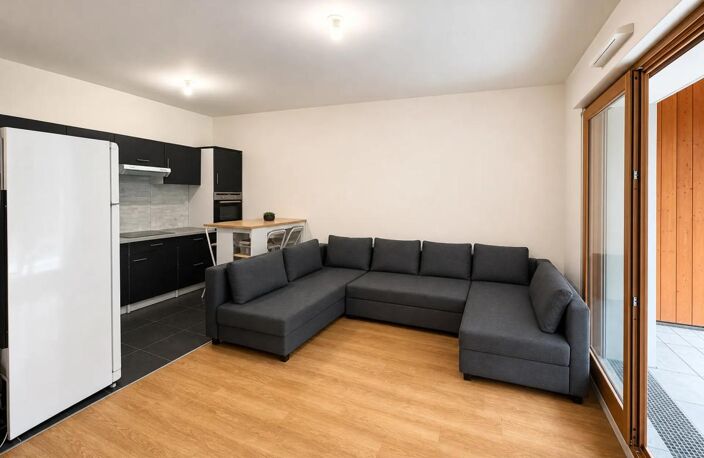 Beau T3 avec terrasse et parking — photo 5