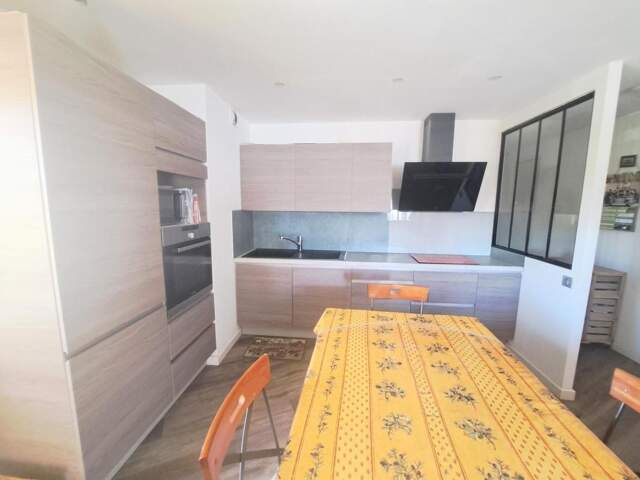 Appartement À Vendre T3 SIX FOURS CENTRE — photo du bien