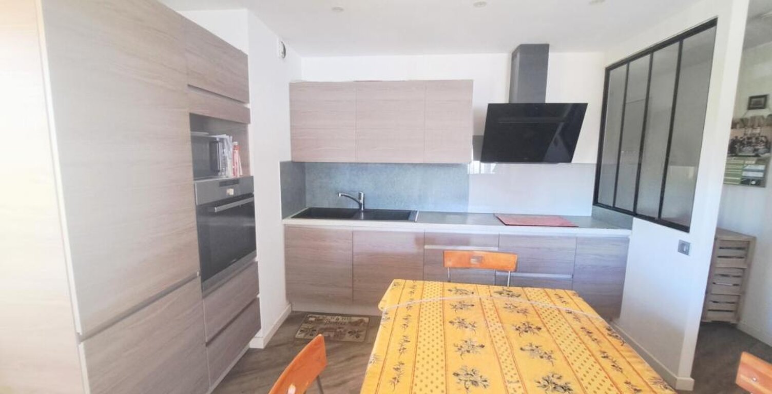 Appartement À Vendre T3 SIX FOURS CENTRE — photo 1
