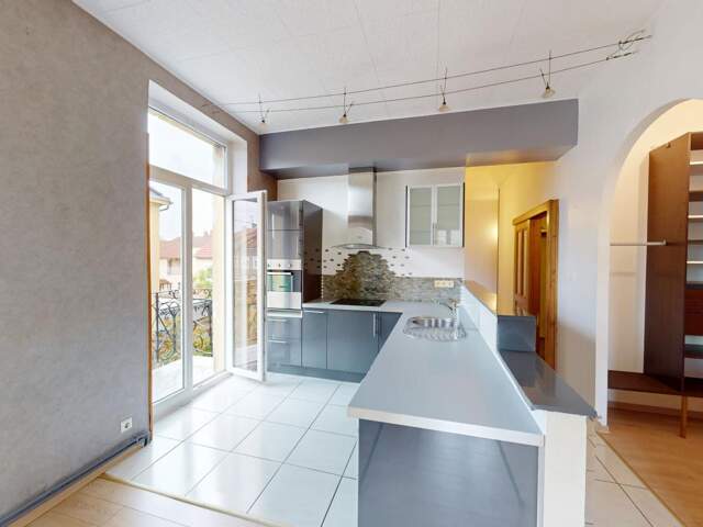 Appartement À Vendre — photo du bien