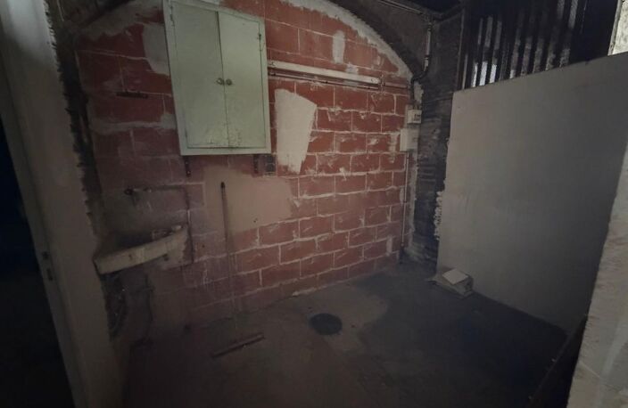 Garage de 87 m² avec bureau et portail électrique – Rare sur le secteur — photo 5