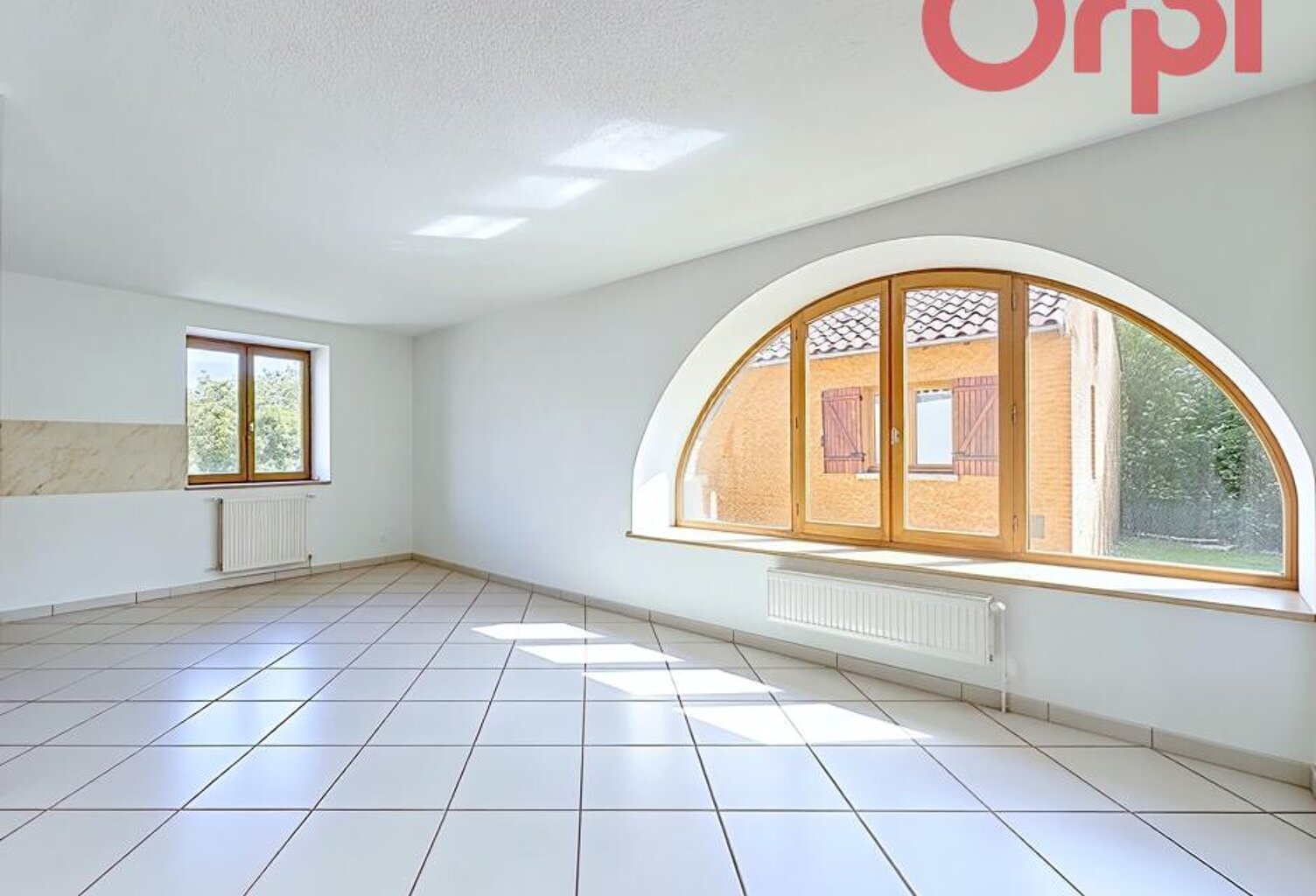 ENVAL, Charmante maison lumineuse avec garage et 2 chambres — photo 1