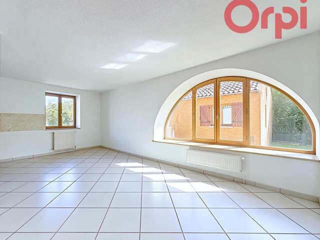 ENVAL, Charmante maison lumineuse avec garage et 2 chambres — photo du bien