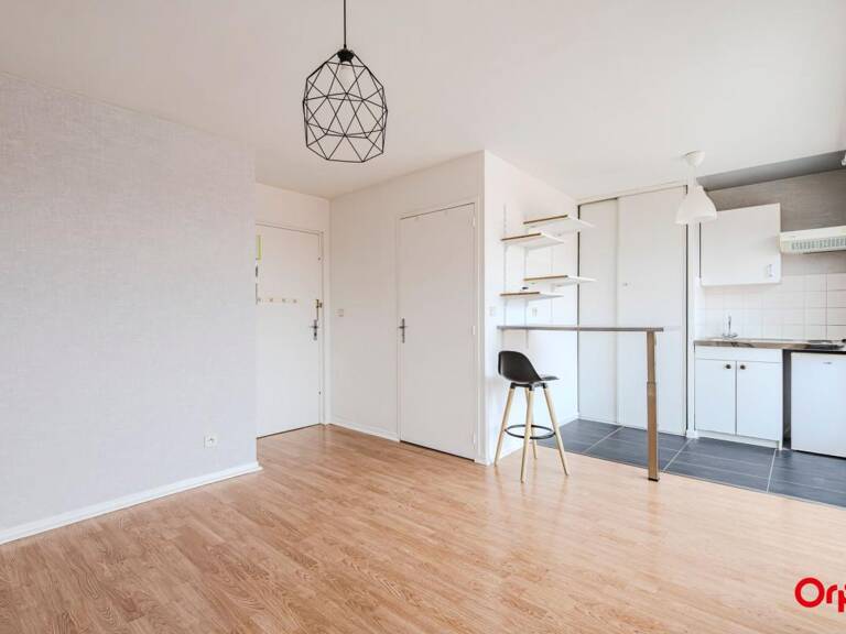 Studio 25 m² avec balcon – Secteur Laon à Reims – Idéal investisseur ou 1er achat — photo 1