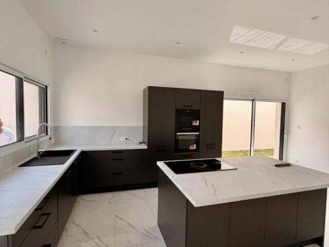 EXCLUSIVITÉ  Élégante villa contemporaine de plain-pied aux prestations premium — photo du bien