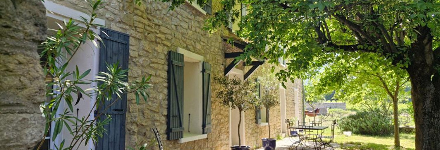 Maison 10 Pièces 353 m² à vendre à Saint-Pierre-de-Vassols (84330)