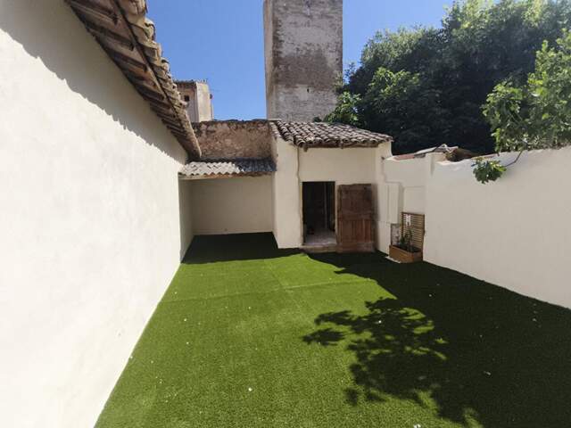 MONTEUX ? MAISON DE VILLE ENTIÈREMENT RÉNOVÉE AVEC COUR PRIVATIVE ET GARAGE — photo du bien