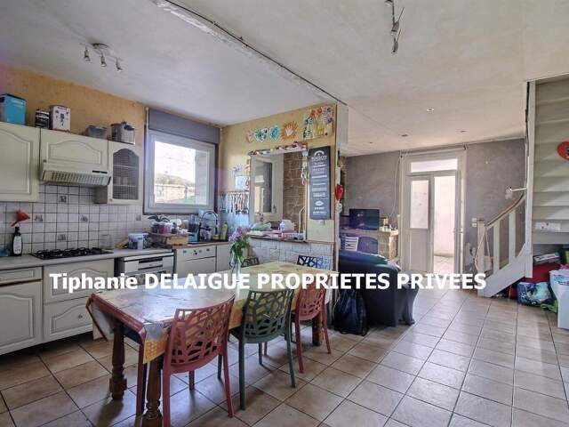 Firminy 42700  Maison de ville de 3 niveaux élevés sur cave 120m² habitables surface utile 108m² habitables surface carrez 4 chambres sur 202m² de terrain — photo du bien