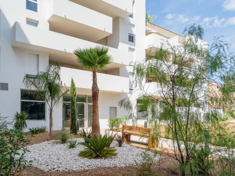 L'esprit Loft au Polygone : T3 traversant et son patio géant de 48 m² — photo 1